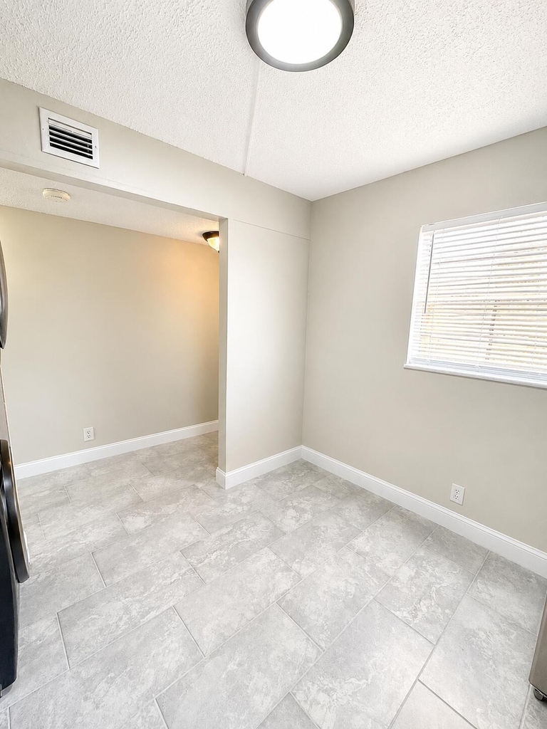 7830 Nw 33rd Street - Photo 6