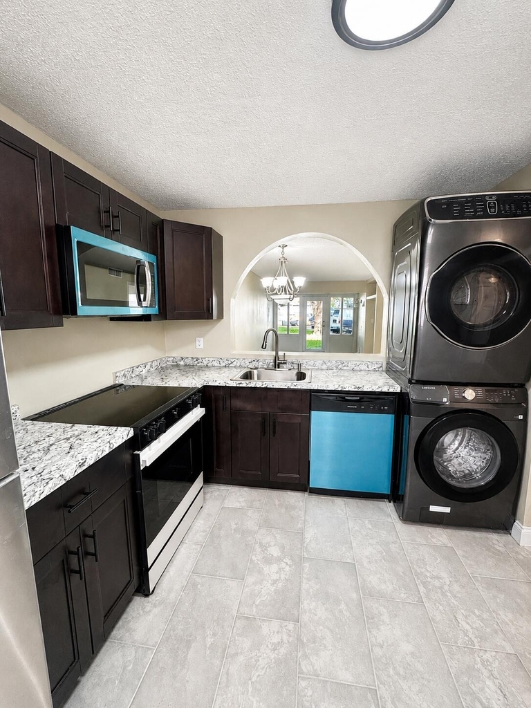 7830 Nw 33rd Street - Photo 13