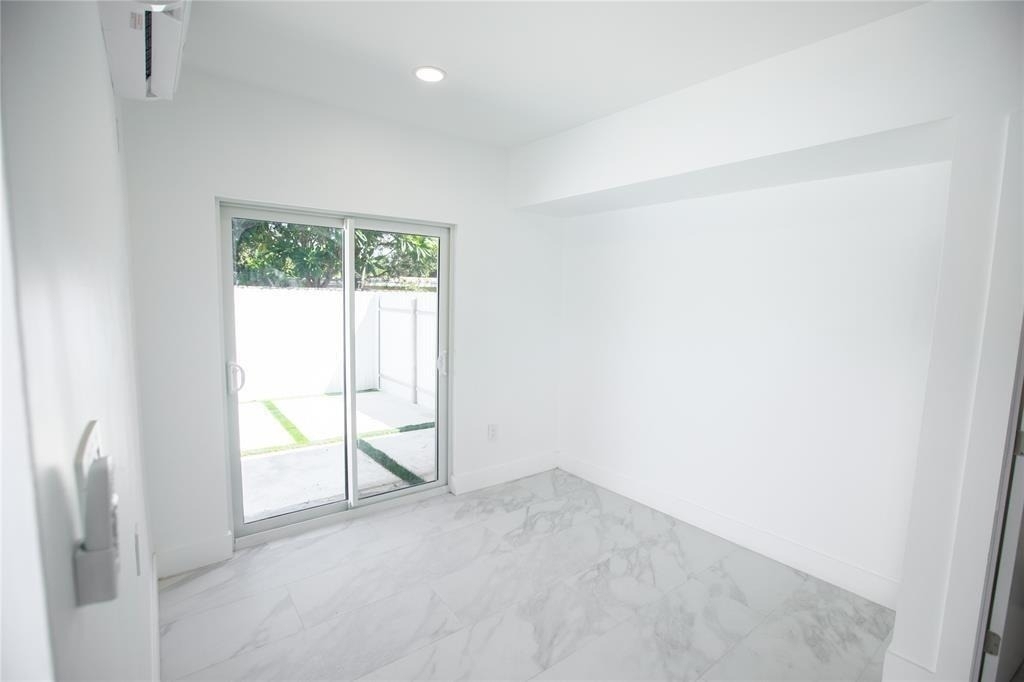 1112 Ne 17th Terrace - Photo 3