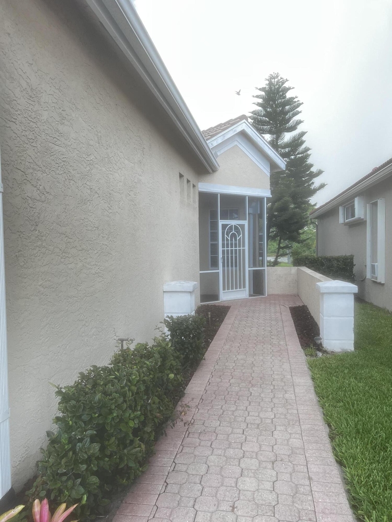 742 Sw Aruba Bay - Photo 1