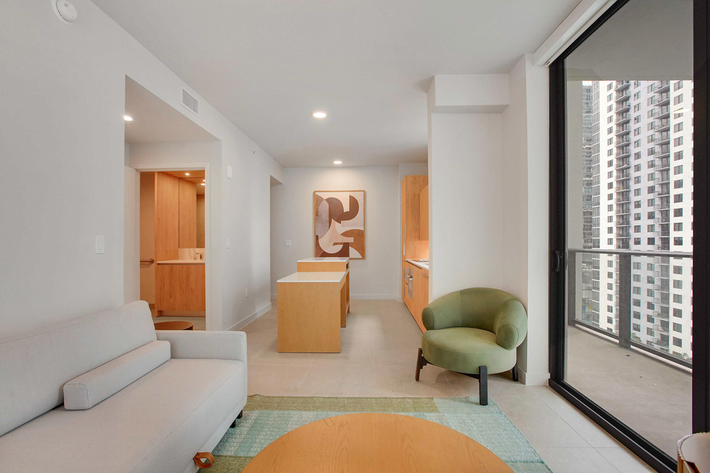 601 N Miami Avenue - Photo 2