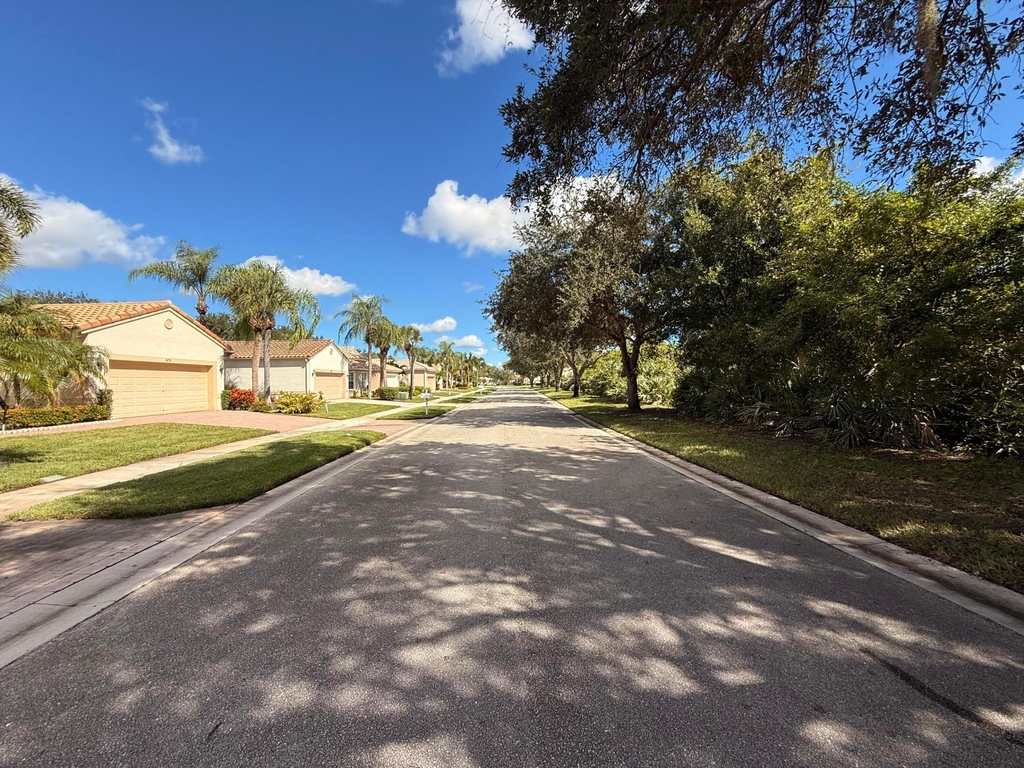 633 Nw Whitfield Way - Photo 16