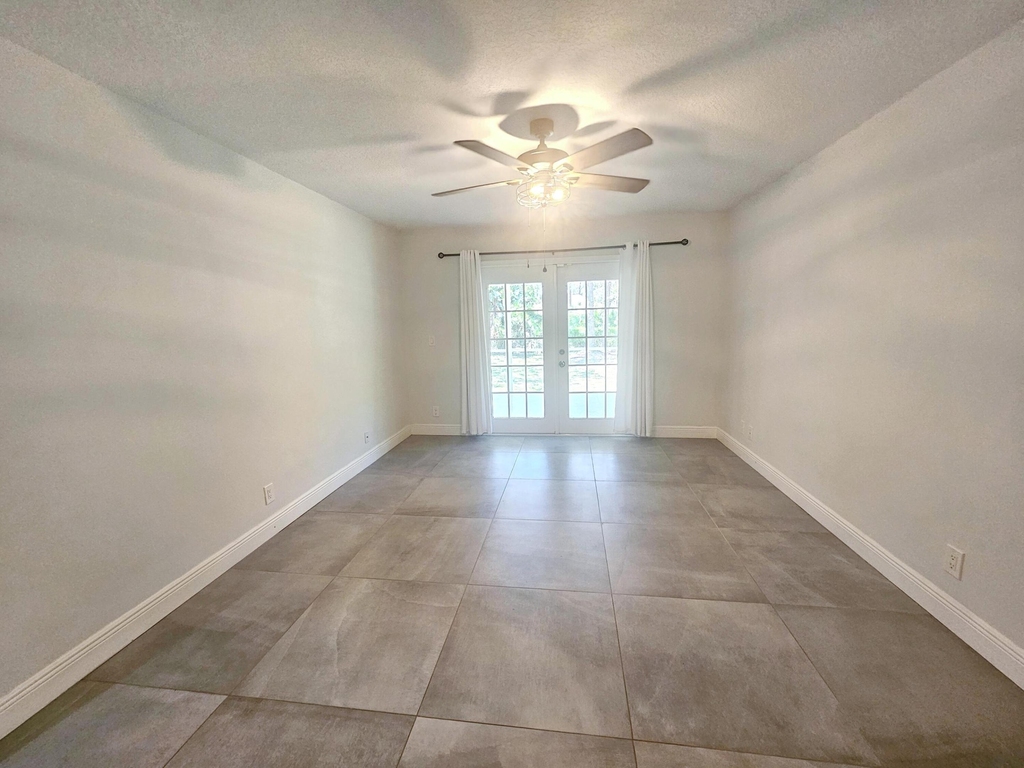 13588 74th Street N - Photo 17