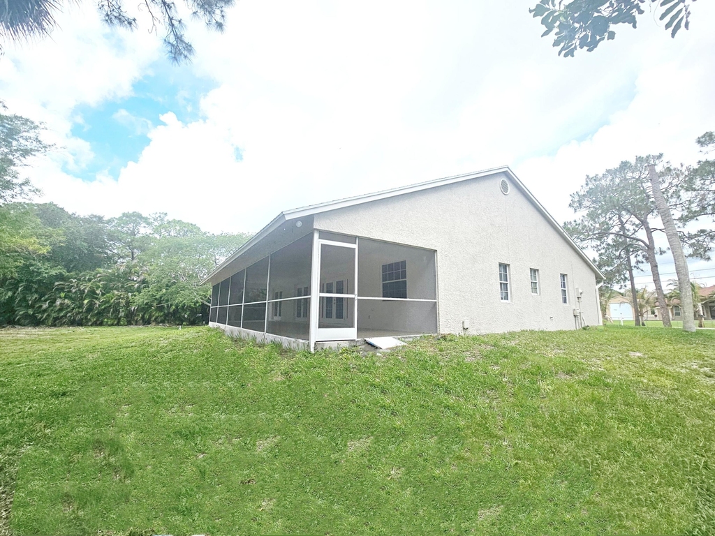 13588 74th Street N - Photo 30