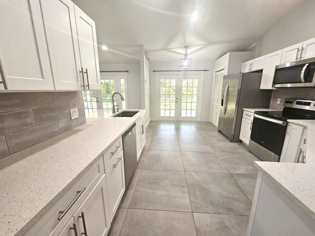 13588 74th Street N - Photo 8