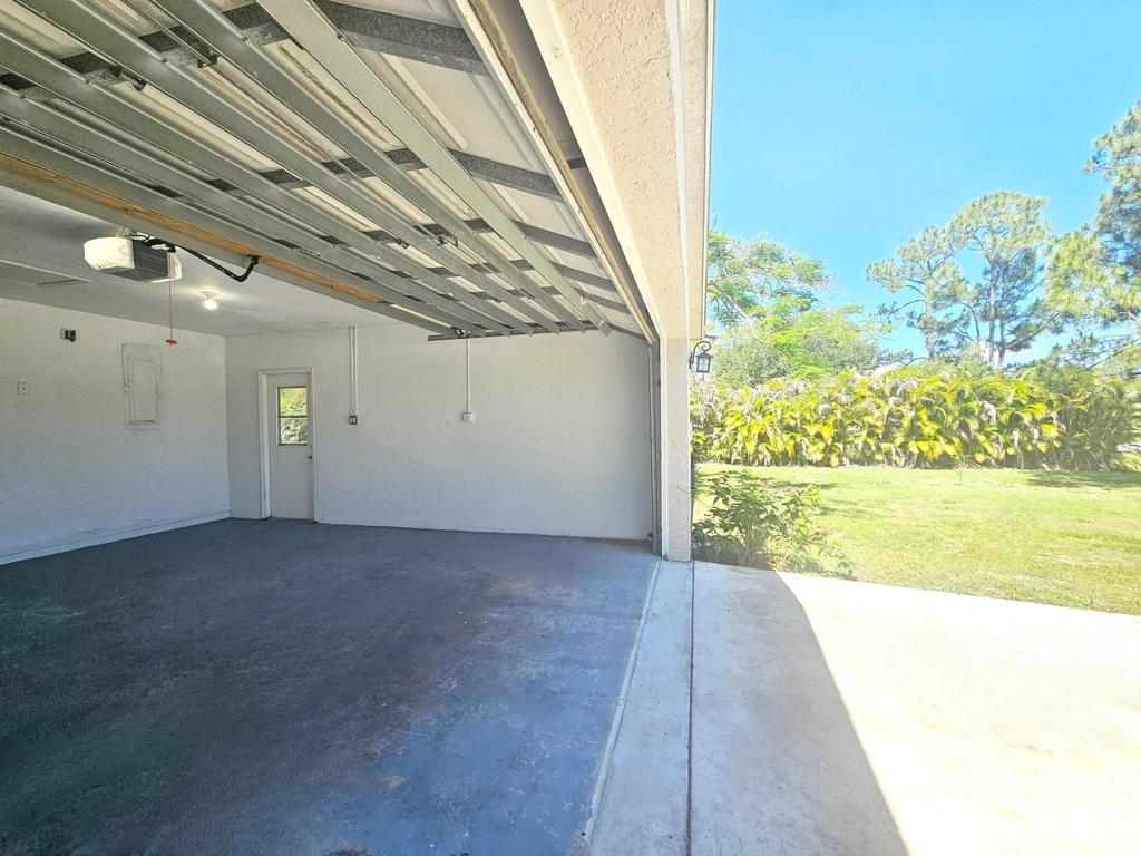 13588 74th Street N - Photo 25