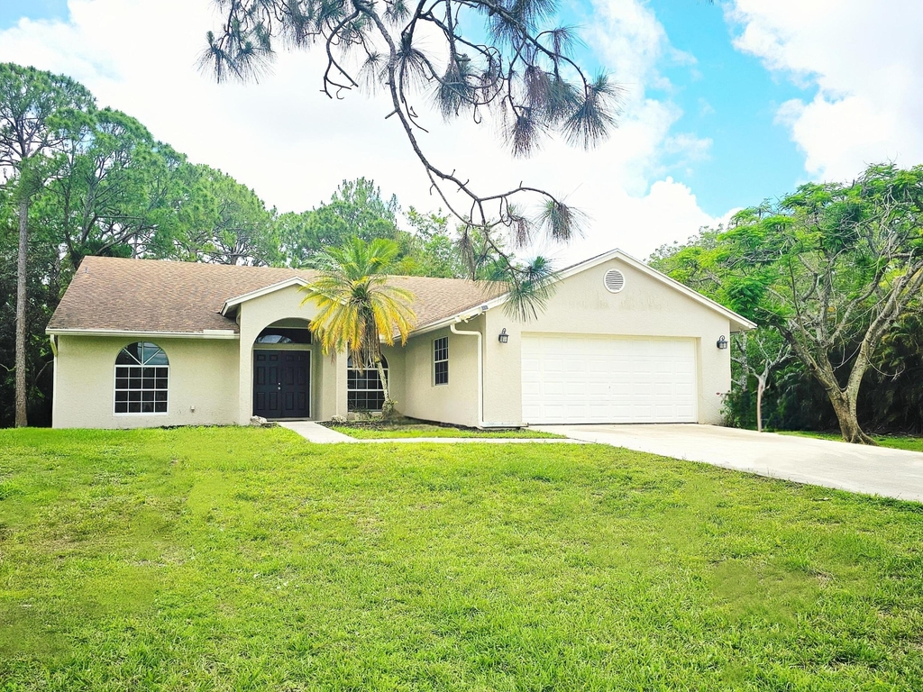 13588 74th Street N - Photo 0