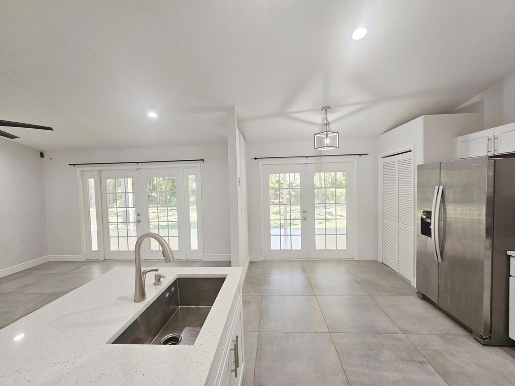 13588 74th Street N - Photo 9