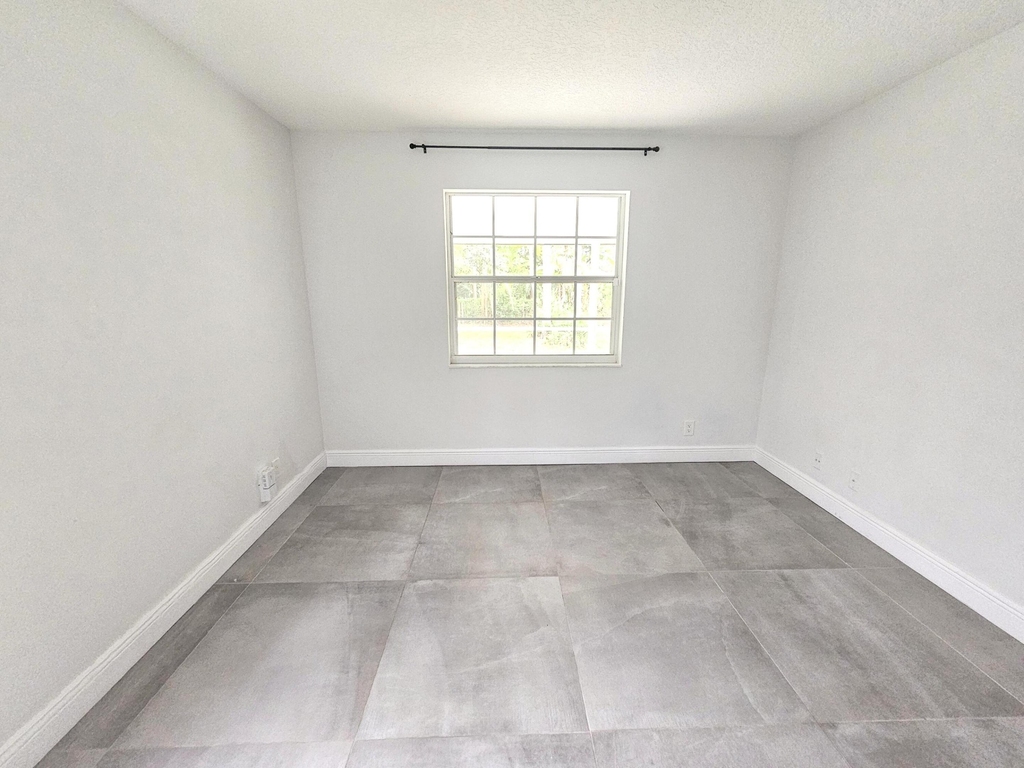 13588 74th Street N - Photo 14