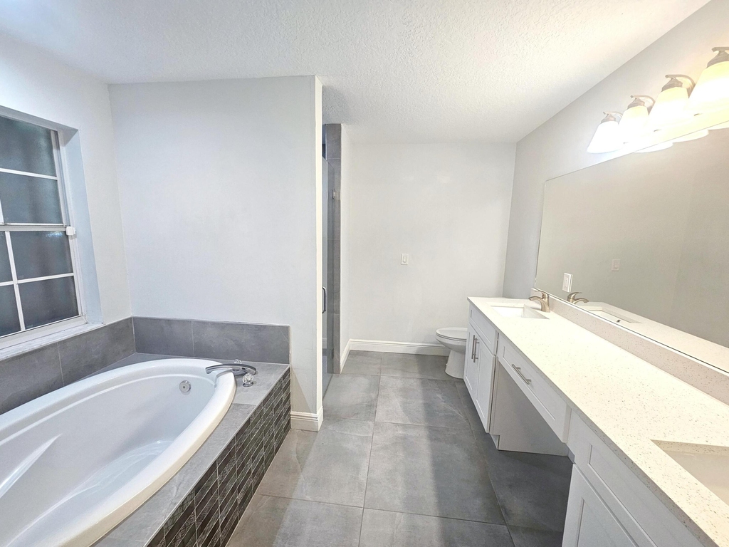 13588 74th Street N - Photo 19