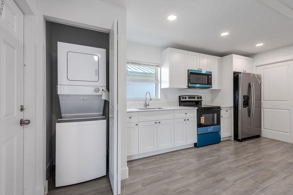 3018 Se Iris Street - Photo 1