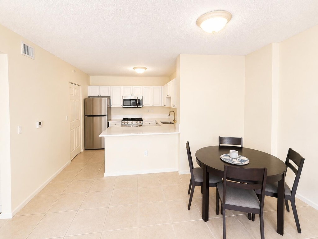 651 Okeechobee Boulevard - Photo 3