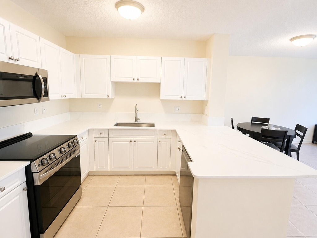 651 Okeechobee Boulevard - Photo 2