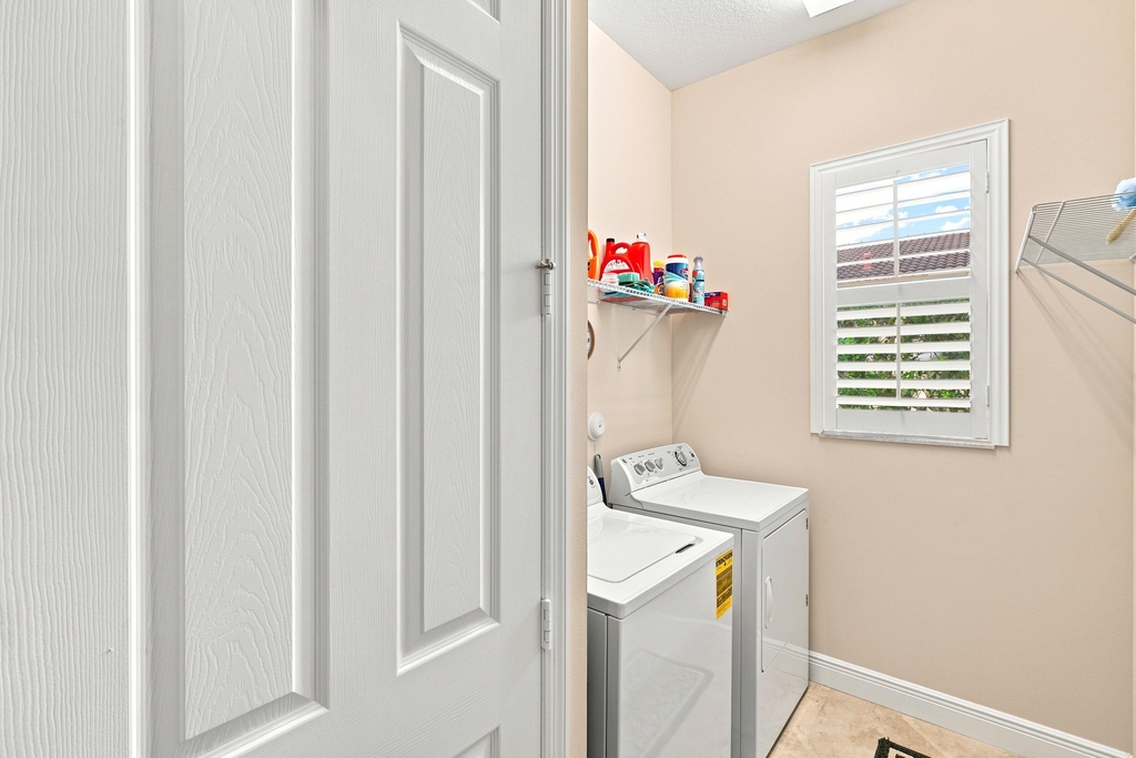 10263 Sw Reggiani Road - Photo 32
