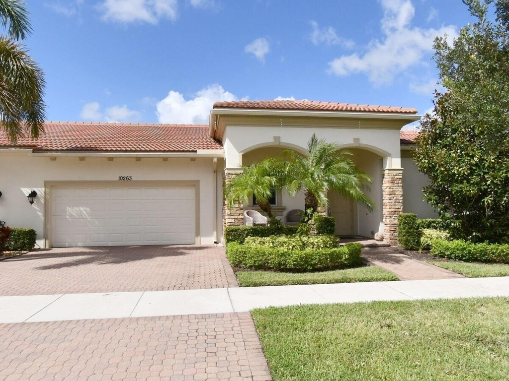 10263 Sw Reggiani Road - Photo 0