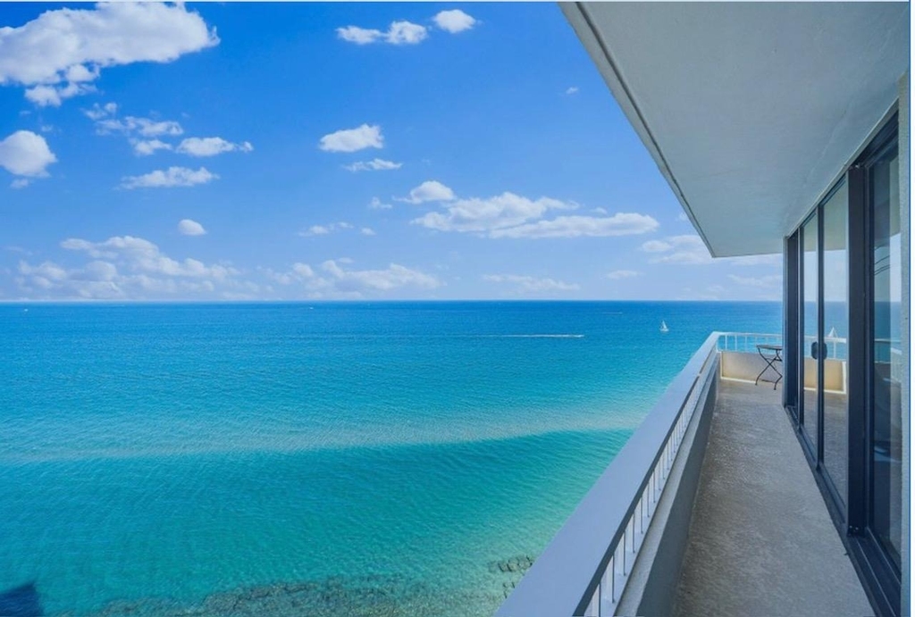 5540 N Ocean Drive - Photo 0