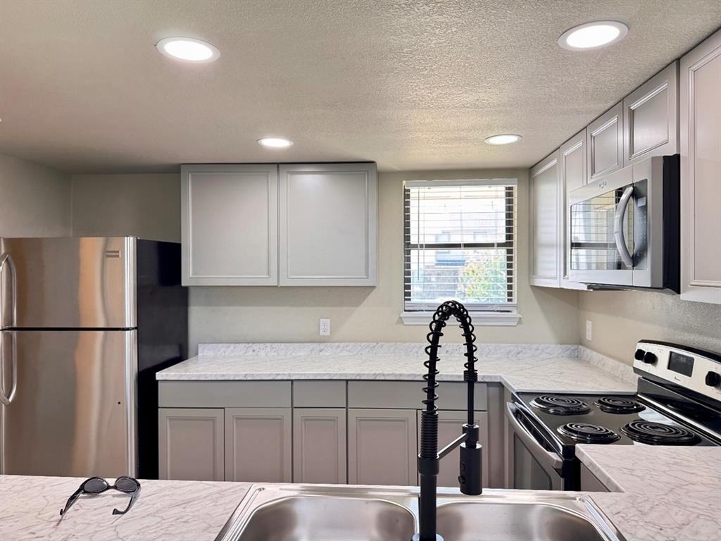 417 Ne 115th Street - Photo 3