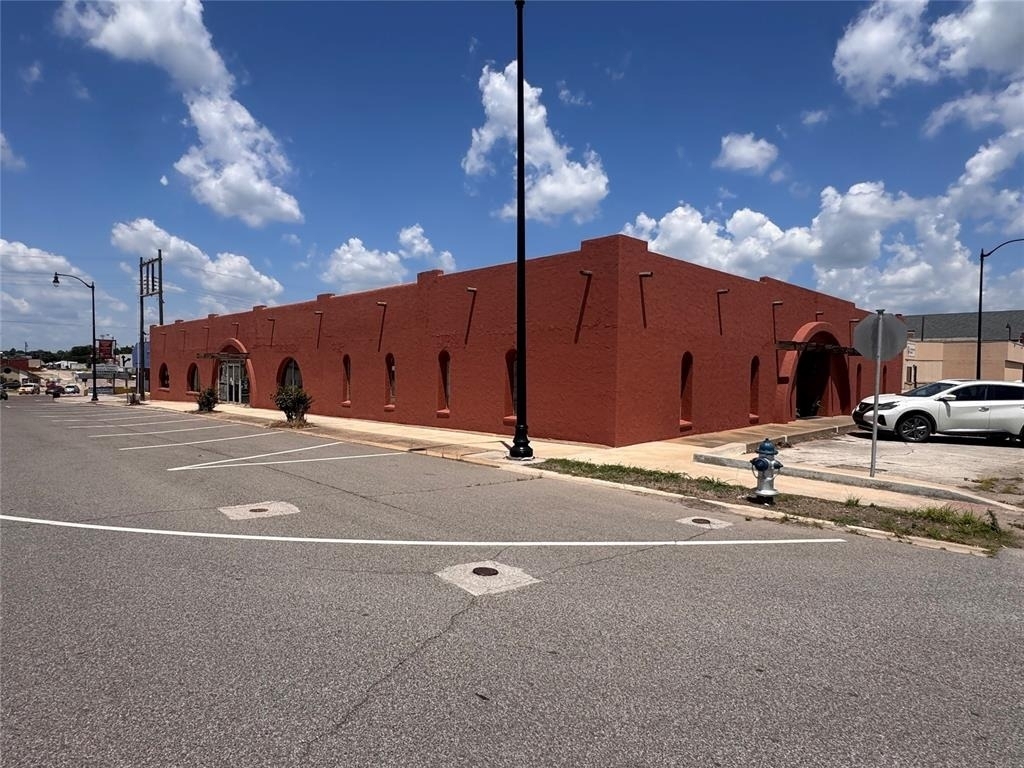 201 N 2nd Street - Photo 1