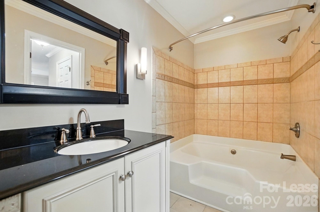 5007 Sharon Road - Photo 32