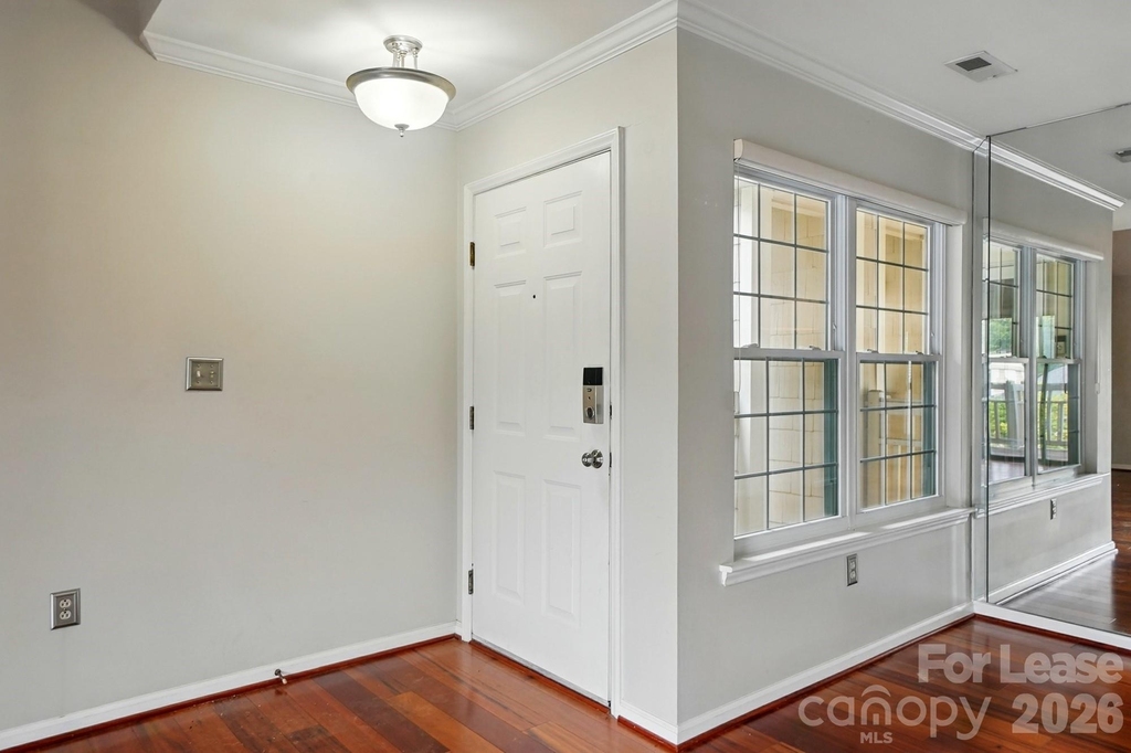 5007 Sharon Road - Photo 9