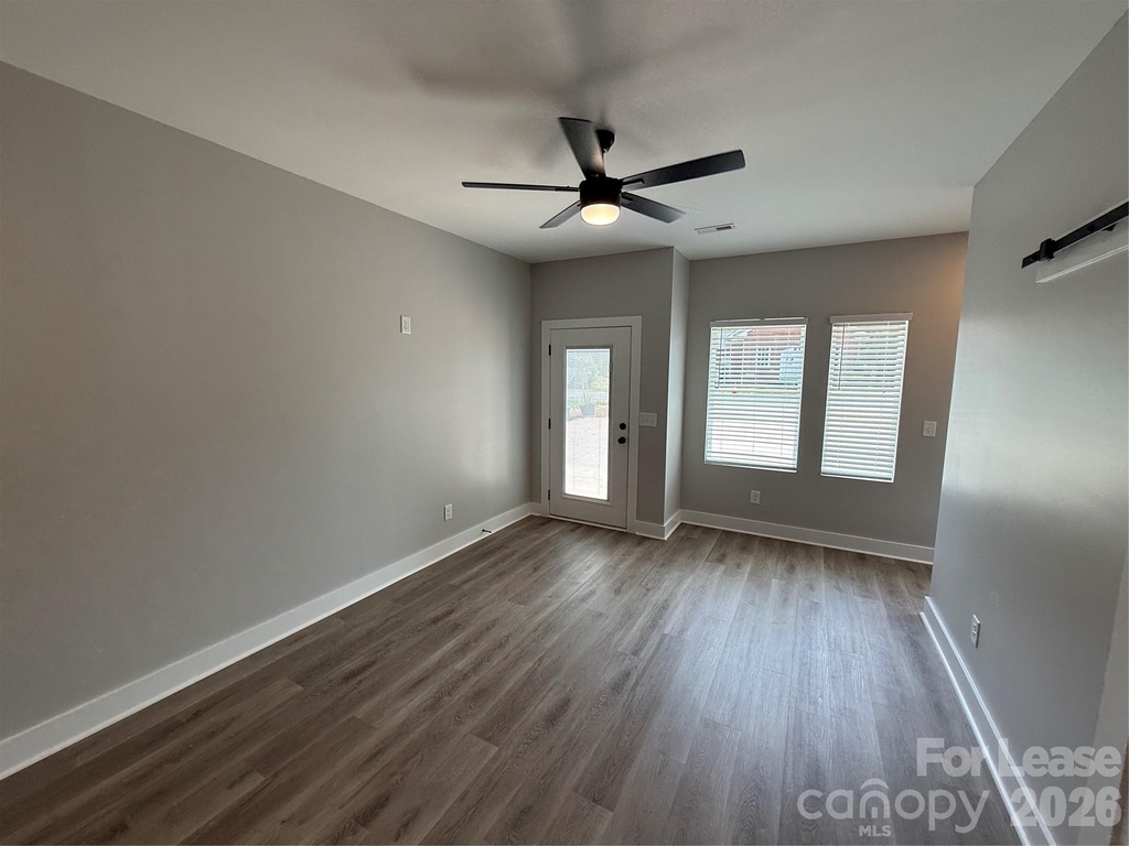 525 Dellwood Drive - Photo 2