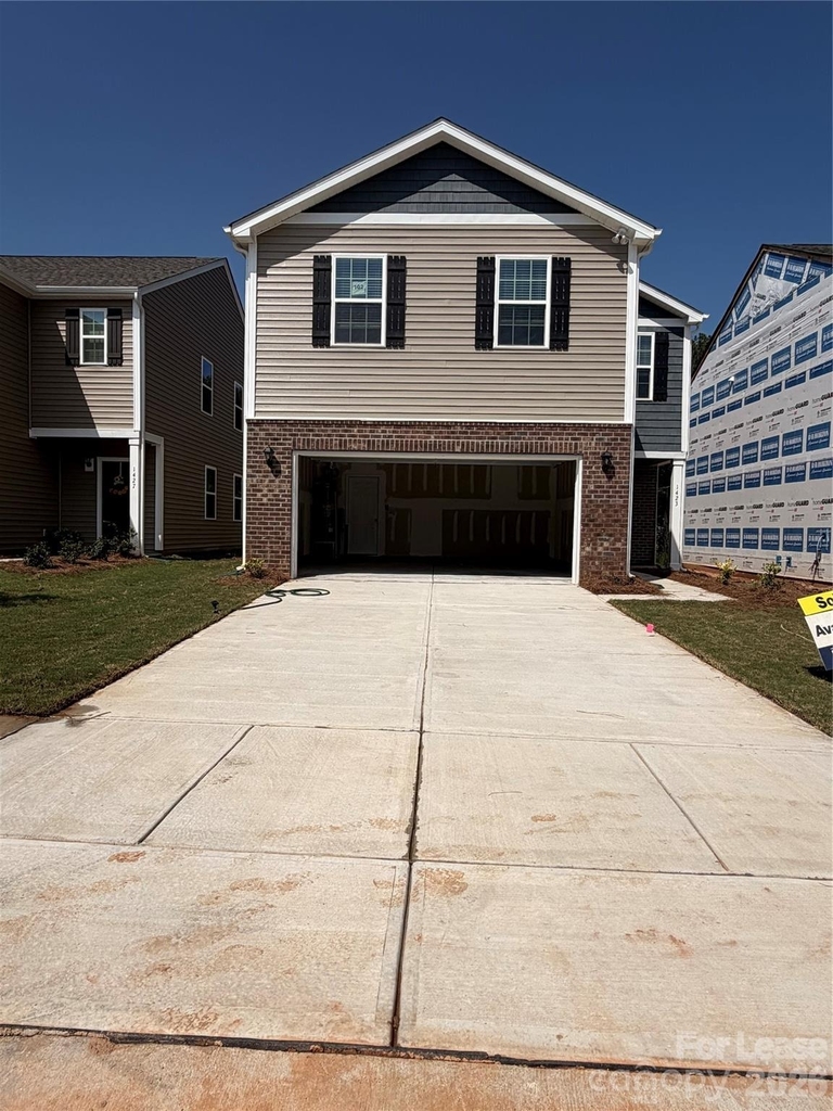 1423 Mammoth Road - Photo 0