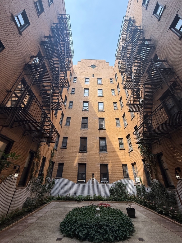 219 East 69th Street #6K - Photo 6