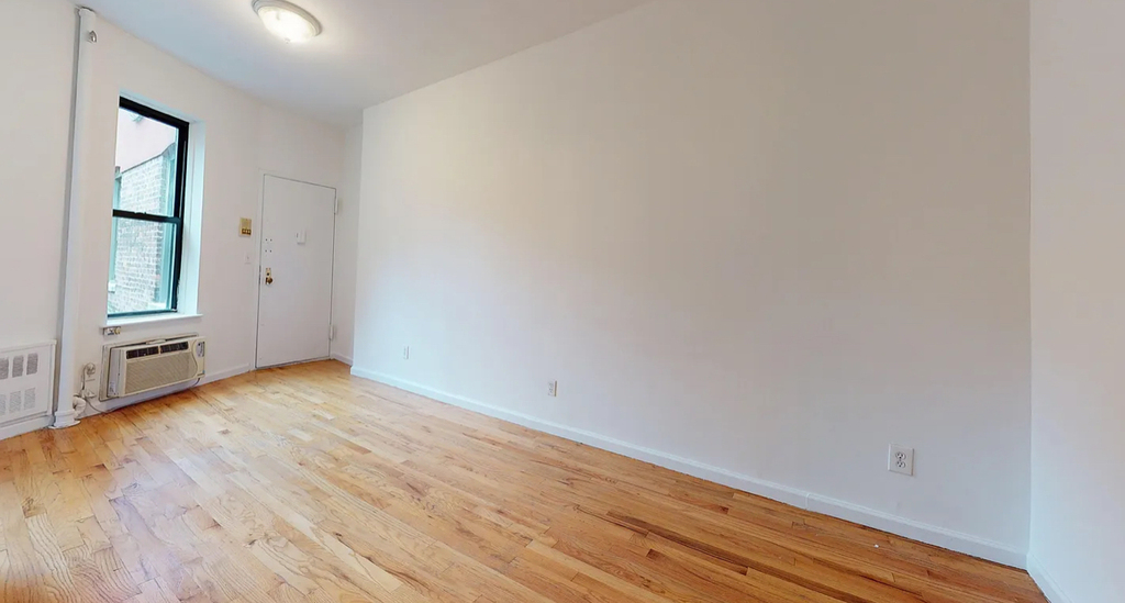 East 65th street - Photo 4