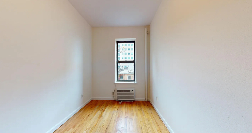 East 65th street - Photo 5