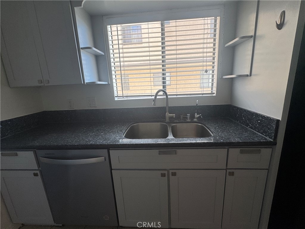 1039 Mount Olive Drive - Photo 3