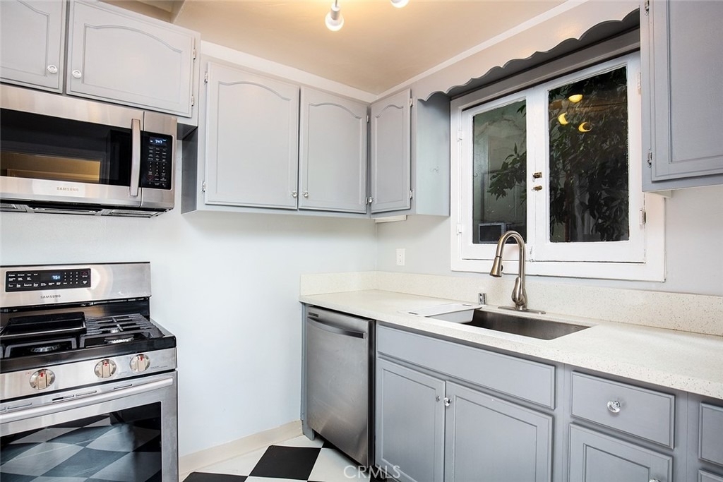 459 E Sacramento Street - Photo 14