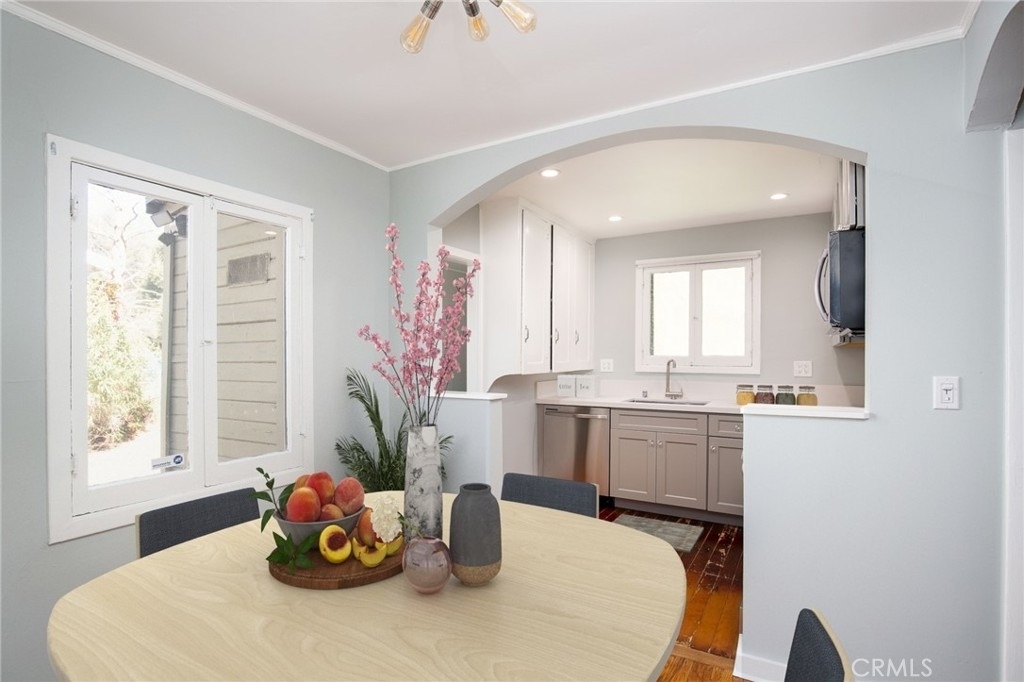 459 E Sacramento Street - Photo 8