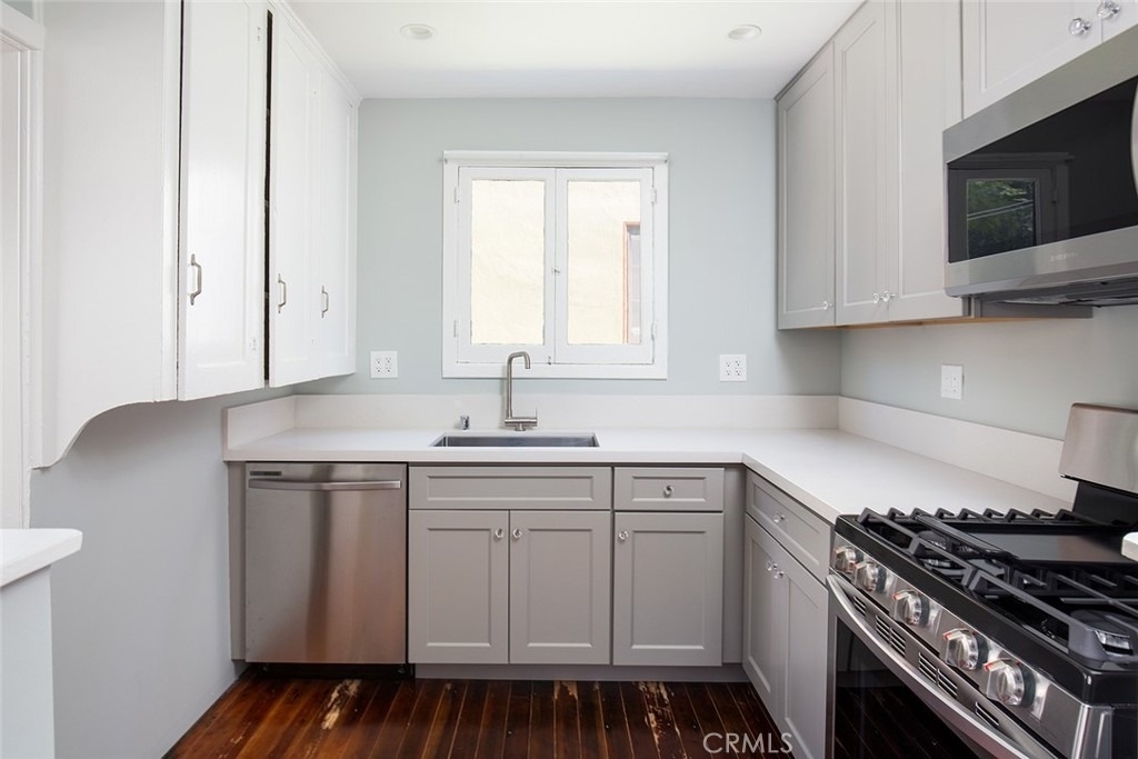 459 E Sacramento Street - Photo 7