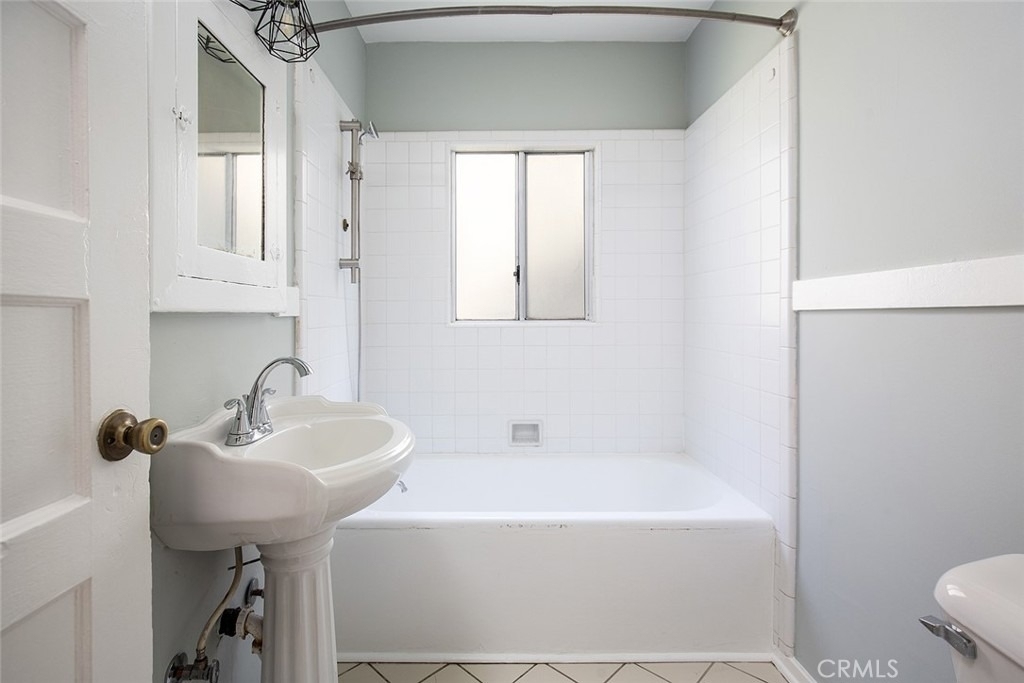 459 E Sacramento Street - Photo 4