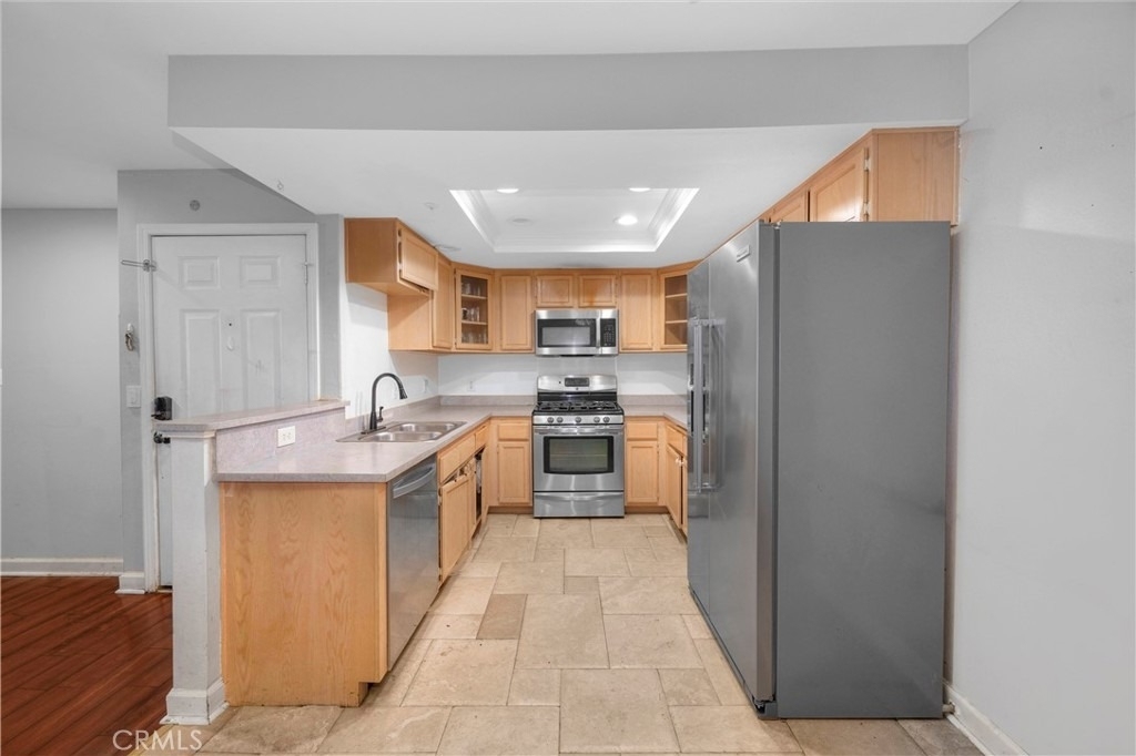 111 S Lakeview - Photo 6