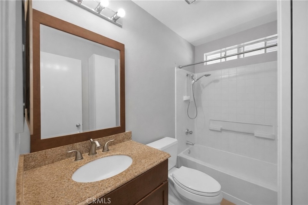 111 S Lakeview - Photo 8