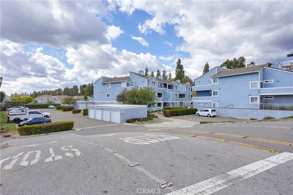 111 S Lakeview - Photo 1