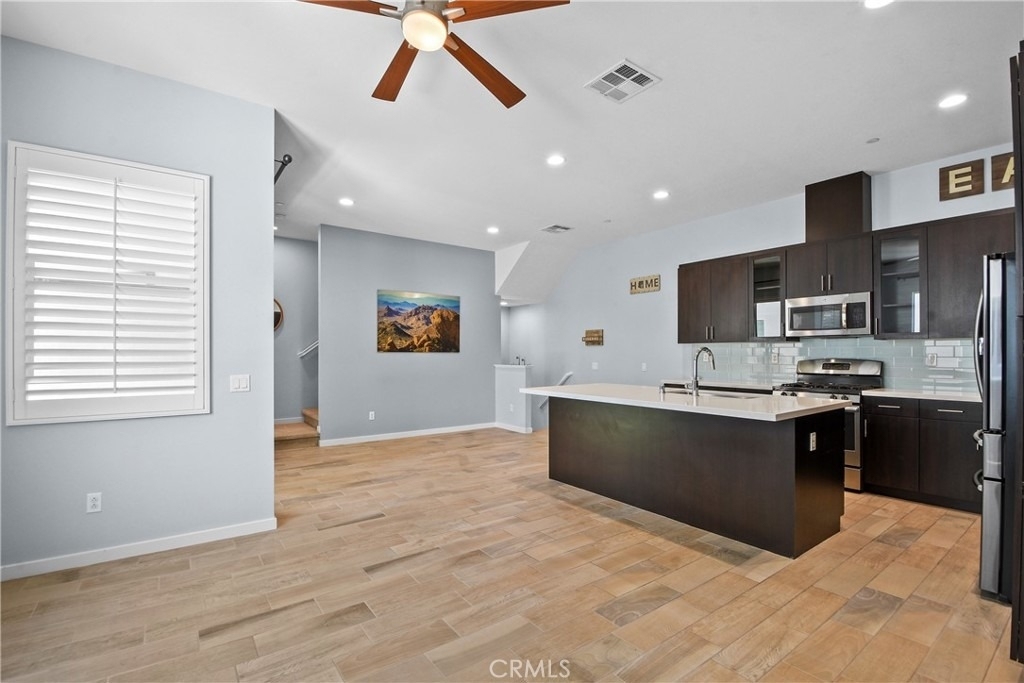 722 Ellis Dr - Photo 0