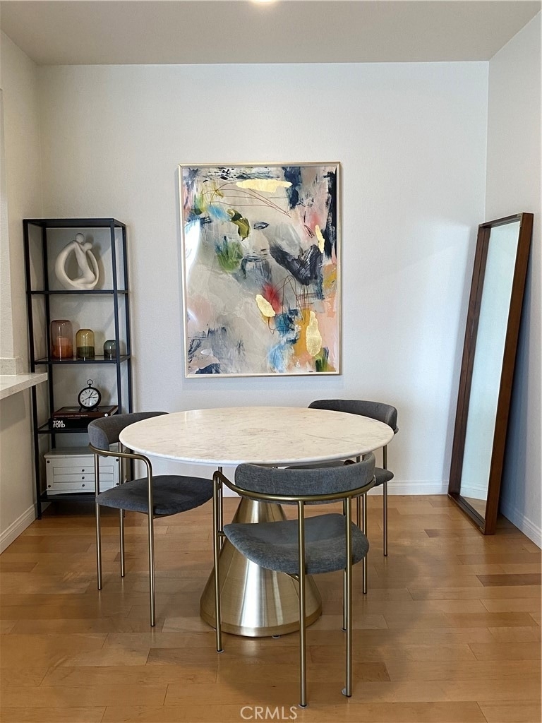 533 S St Andrews Place - Photo 3
