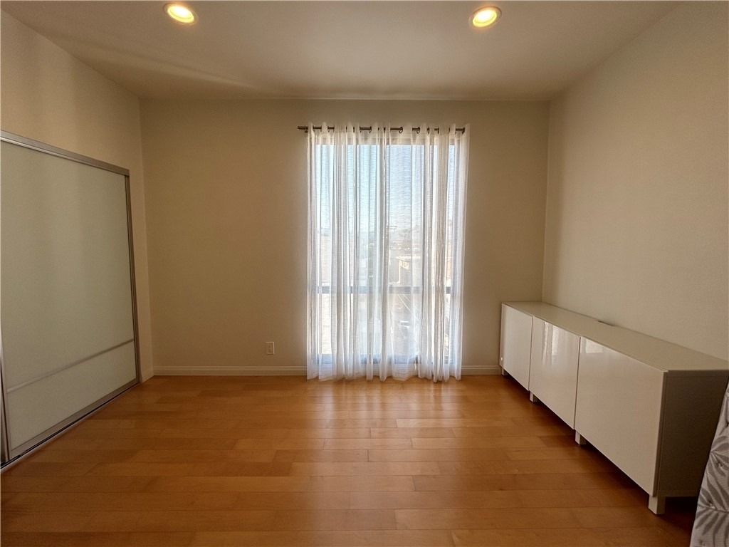 533 S St Andrews Place - Photo 17