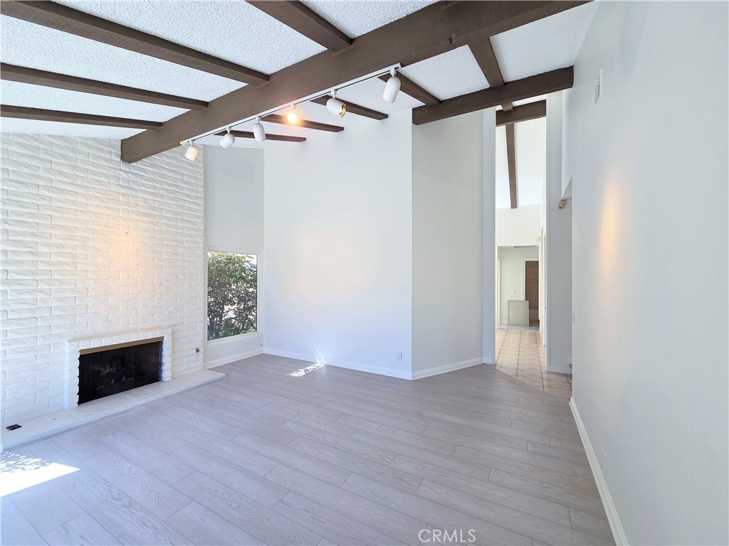 10835 Slater Avenue - Photo 5