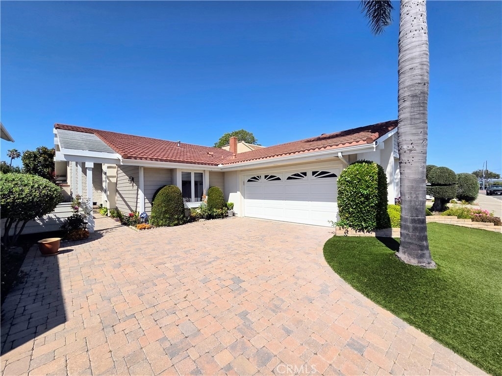 10835 Slater Avenue - Photo 0