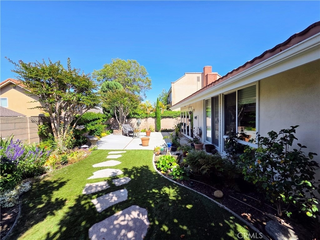 10835 Slater Avenue - Photo 26