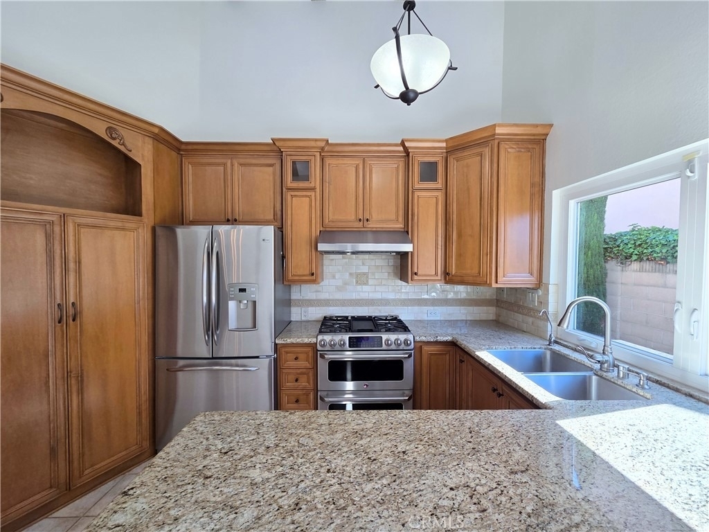 10835 Slater Avenue - Photo 11