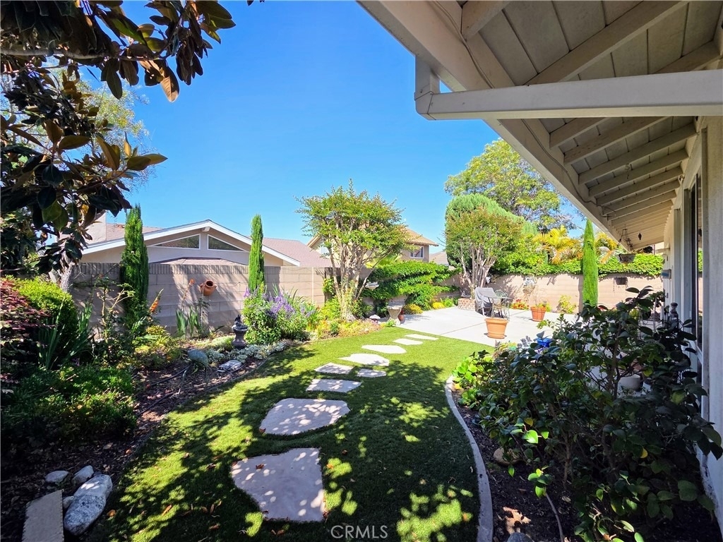 10835 Slater Avenue - Photo 27
