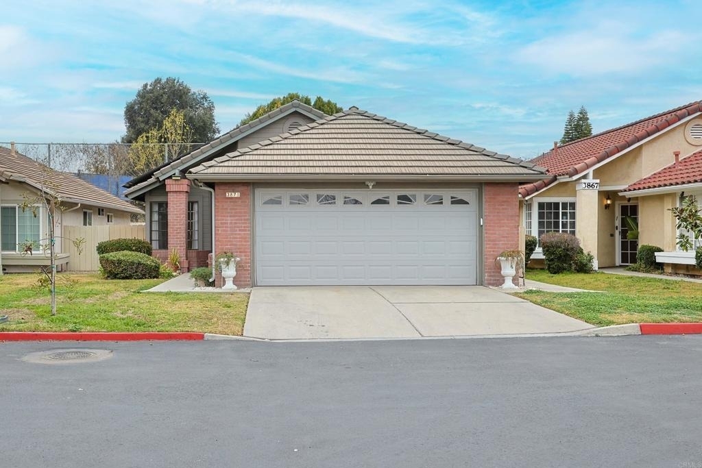 3871 King St - Photo 0
