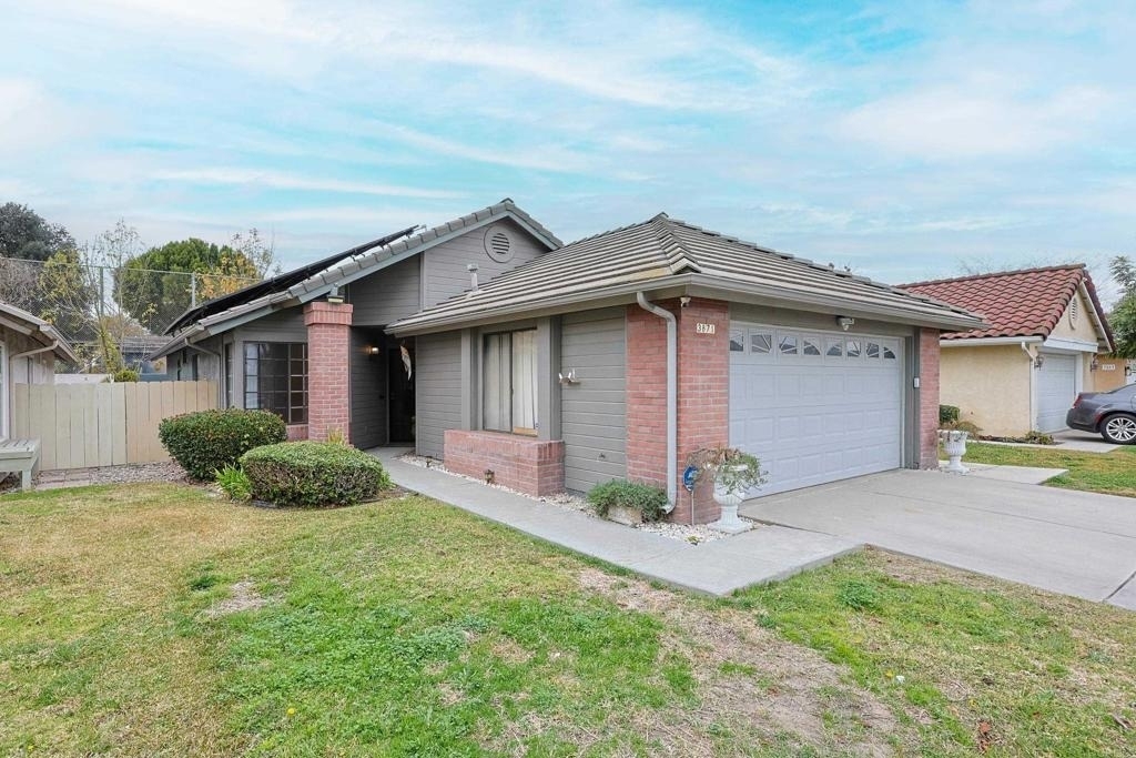 3871 King St - Photo 1