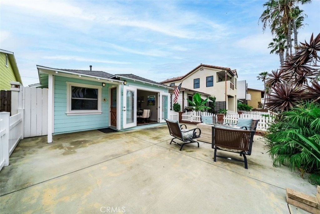218 11 Th Street - Photo 0