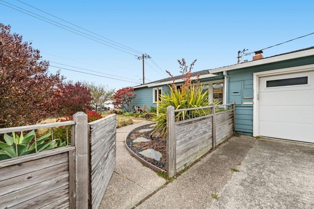 796 Crespi Drive - Photo 5