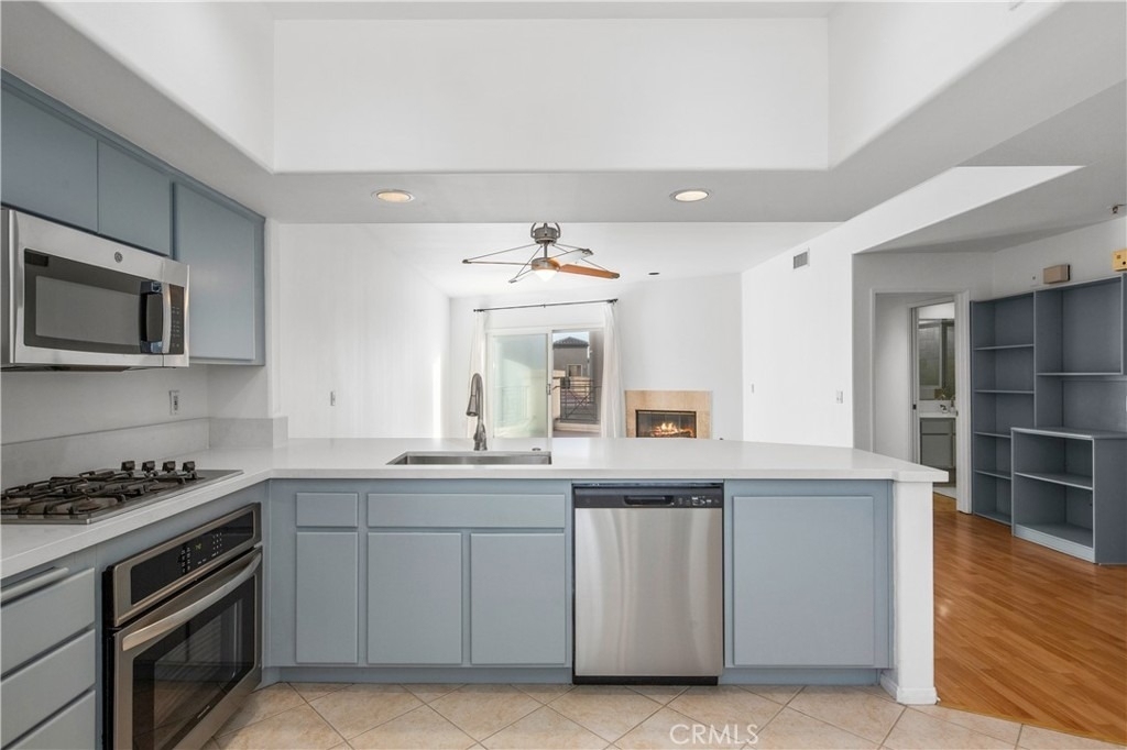 200 Pacific Coast Highway - Photo 4